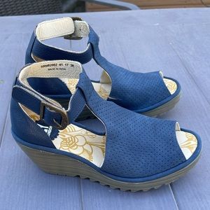 Fly London Womens T-Bar Sandals Ankle Strap Size 7.5-8 (38 EU)